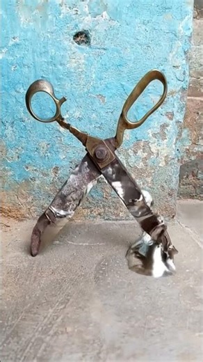 कैंची से रोबोट 😱 | Amazing Transformation | AI Short Video 🤖✂️