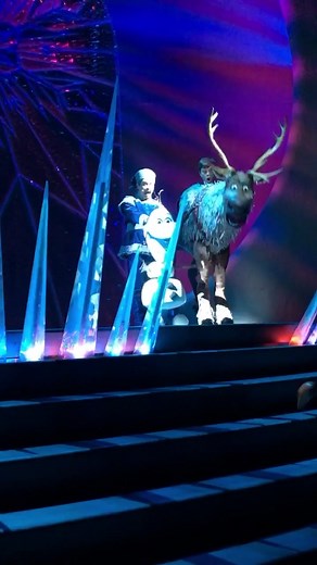 Olaf's Nose RIP Fail - Hilarious Disney Frozen Live Comedy