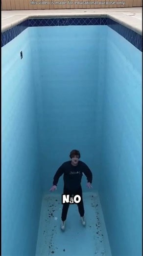 Jogo aquático estranho: O segredo da piscina