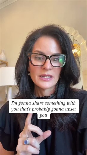 Our free Menopause Empowerment Guide (linked) is packed with education and resources for you to navigate your menopause. #perimenopause #menopause #womenshealth #hotflashes