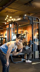 WRONG FORM: Pulling bar behind the neck Using momentum instead of control Shrugging shoulders up, losing lat engagement RIGHT FORM: Pulling bar to upper chest, not behind neck Keeping core tight & chest tall Driving elbows down to activate lats fully Remember Form > Ego. Better technique = Better gains @ashiqsulaiman #instgram #instagrowth #virelvideo #explore #fypシ゚シ #reels #instapost #LatPulldown #BackDay #FormCheck #GymTips #FitnessCoaching #RightVsWrong #savethisvideo #likesharecommentfollow