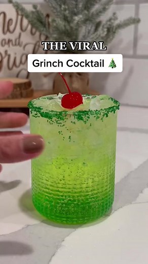 Delicious Grinch Cocktail Recipe for the Holidays