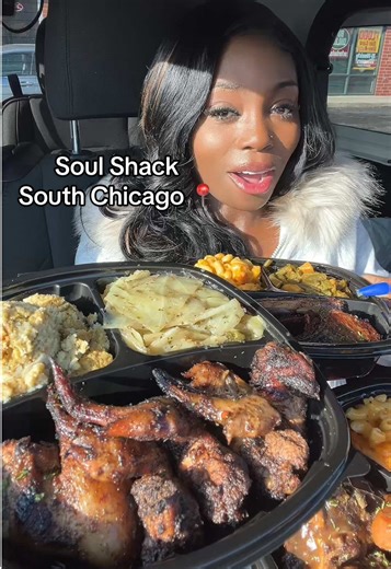 Soul food done right 😍 pulled up to Soul Shack Express on 87th & Ashland and it was worth the stop! @soulshackexpress Location : 8711 S Ashland Ave, Chicago, IL 60620 . . . #chicagofood #fyp #chicago #soulshack #blackowned #soulfood #soulrolls #christmas #oxtails #lambchops #eatingshow #mukbang