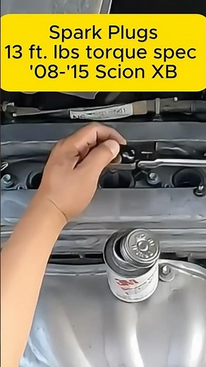 Tighten Plugs without torque wrench #mechanic #sparkplugs #scionxb