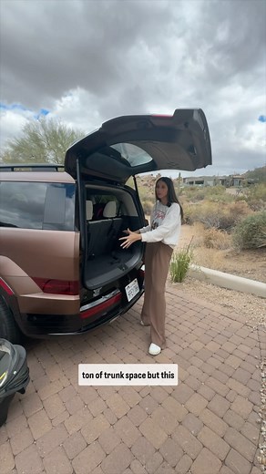 Kelly Stumpe - The Car Mom on Instagram: "For being a smaller 3 row SUV, the @hyundaiusa Santa Fe is super family friendly! Loved my time in this car last week, and did I mention it’s a HYBRID?!"