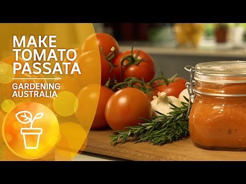 How to make delicious tomato passata