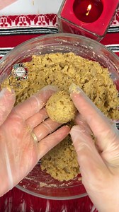 Bomboane din coliva cu nuca si biscuiti. Reteta 2 cani de arpacas (sunt cani de ceai nu de cafea) 6 cani de apa 300 gr zahar aproximaiv o cana si jumatate de zahar esenta de rom 2 lamai folosim doar coaja 500 gr nuca 2 pachete de biscuiti Extra : biscuiti macinati, nuca de cocos, cacao! #coliva #retete | Ella Cooking