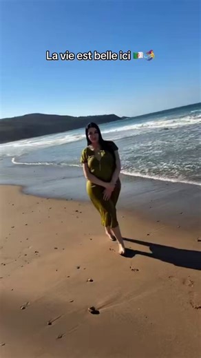 RT @The_sniper_M: لا اعلم لماذا تعاني الجزائر 🇩🇿💕🇸🇳من قلة السياحة و السياح رغم ان شواطئها جميلة و كبيرة و عريضة. هل رايتم مثل جمال هذه الش…