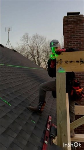 #lifehacks. How to use a laser to determine an equal angle @#dovohofficial #construction