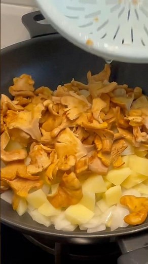 How to cook Chanterelle Mushrooms | Chanterelle mushrooms with potatoes | Mushrooms Recipe