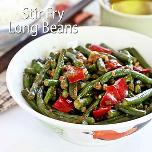 634K views · 6K reactions | Crunchy and tasty Stir Fry Long Beans flavored with ginger, chilies, and fermented soy beans. Delicious served with steamed rice or congee. Get recipe --> https://www.malaysianchinesekitchen.com/stir-fry-long-beans/ | Malaysian Chinese Kitchen | Facebook