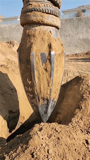 Super Down-hole Dynamic Consolidation (SDDC) is a high-performance ground improvement technology designed for deep foundation stabilization. The process begins by creating a borehole with a diameter of 3.3–4.9 ft (1.0–1.5m) using either impact or mechanical drilling. ​Through a "ram-expansion" piling method characterized by high kinetic energy, ultra-high pressure, and intense compaction, the final pile diameter is expanded to 4.9–6.6 ft (1.5–2.0m). | GIGadgets