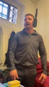 This is what we’re cooking up next 🤣 get sharing this one out for me the full song coming soon!! 💯🔥 Gotta Get Through This! 🎵 Still got a little bit of work to do on the audio before I post the whole song didn’t want to just get rid of Daniel beddingfield completely thought I’d just lower his voice a bit but he’s still trying to stay in the limelight 😂 looking forward to hearing what this one sounds like when it’s done so keep an eye out for it! #freestyle #gottagetthroughthis #garage #pris