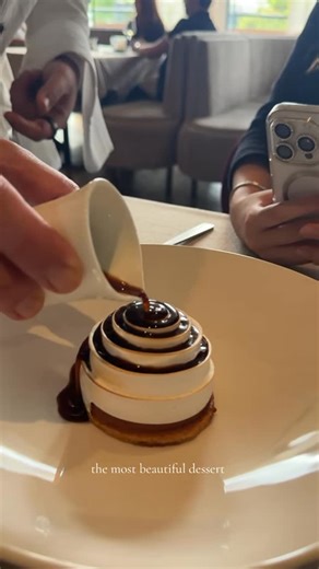 linh 🤍 on Instagram: "the dessert that blew up on tiktok @lucia.melbourne #dessert #lucia #melbourne #melbournefood #darlinhdines #darlinhinmelb"