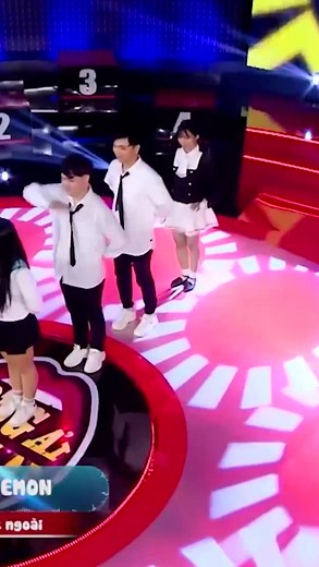 1.1M views · 45K reactions | Cô gái với bài hát Doraemon giống như bản gốc #giongaigiongai #dienquangroup | Sàn Đấu Ca Từ | Facebook