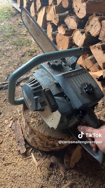 Fixed up a homelite Super XL Chainsaw I got for free that had been sitting for years. Cleaned and Rebuilt the Carburetor, New Fuel Line and Filter, and cleaned and re-gapped the points. #homelitechainsaw #2stroke #antiquechainsaw #oldchainsaw #thegoodolddays