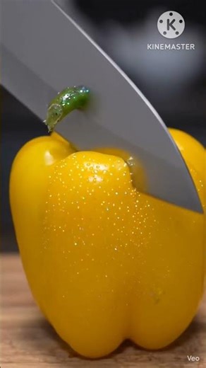 Cutting Glass Vegetarian Capsicum 🫑ASMR #ai #aiart #asmrsounds #asmr #aiasmr #satisfyingvideo #trend