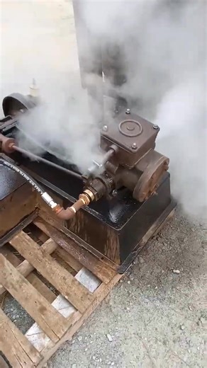 Mid 1800s Oscillating engine quick steam test 😱😱 #fblifestyle #fblifestyletyle | Muskan sharma