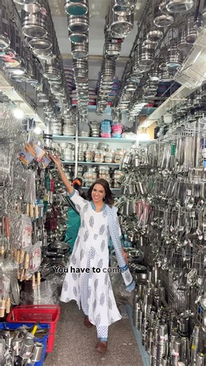 Kamana Bhaskaran on Instagram: "Day 2 - Chennai. Shopping in our favorite Amara Stores in Shenoy Nagar! You don't choose the Belan… the Belan chooses you 🪄 If you grew up in Chennai, this store needs no introduction. Amara Stores was established in 1977 and has been a household name for generations of Chennai families. Located near Thiru Vi Ka Park, Pulla Avenue, Shenoy Nagar, this is the place trusted for geysers, gas stoves, mixers, pressure cookers, steel vessels, and home appliances long be