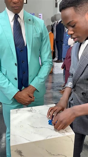 456K views · 9.7K reactions | 3 cool ways to fold your pocket square #howto #donmorphy #tips #styling #style #styletips #donmorphy #dallas #teach #dallastx #ny #summer #summerstyle #whitepants #fashion #newyorkstylist #dallasstylist #instagram #saturday | Don Morphy | Facebook