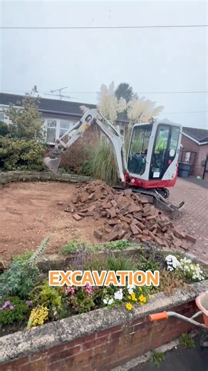 Excavate – The first step in installing a resin bound driveway is to excavate the existing surface to the required depth, removing any old materials, soil, or debris to create a stable base. This ensures the new driveway has a solid foundation and prevents future movement or sinking. 2. MOT Type 3 Hardcore – A layer of MOT Type 3 hardcore is then laid and mechanically compacted in stages. This creates a strong, load-bearing sub-base that provides durability and stability for vehicles. 3. Block E