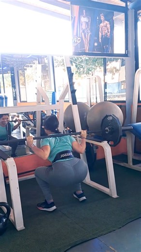 Nitrogym Oficial Mérida on Instagram: "suena así en esta navidad 🎄💪🏽 lomito y hierro sin parar, recordando que el límite eres TÚ 🫵🏽. ¿Y tú qué esperas para comenzar? Seguimos haciendo historia con años de trayectoria🤩 Bendiciones para tod@s 💪🏽"