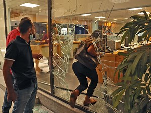 People are ‘robbing’ banks in Lebanon – to take their own money