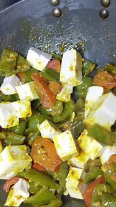 12K views · 147 reactions | Capsicum Paneer Sabzi is a easy, quick, Indian food recipe that is lightly spiced and uses few ingredients. Goes well with rotis and phulkas | Vaishali Food Recipes | Facebook