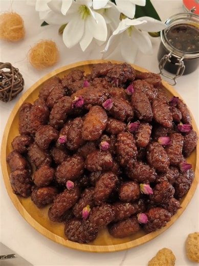 Traditional Maakroon Recipe with Grape Molasses