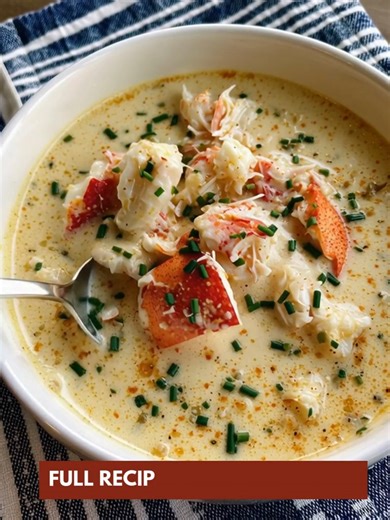 Creamy Lobster Chowder 🦞🥣 The ultimate cozy comfort dish with rich, buttery vibes! 📝 Ingredients : 1 lb lobster meat (claw, tail, or combo), chopped 3 tbsp unsalted butter 1 small onion, diced 1 celery stalk, finely chopped 2 garlic cloves, minced 1 tsp Old Bay seasoning ¼ tsp smoked paprika 3 tbsp all-purpose flour 2½ cups seafood or chicken stock 1 cup heavy cream ½ cup whole milk Salt & black pepper, to taste 1 tbsp chopped fresh chives (plus more for garnish) 🍽️ How to Make It: 1️⃣ Sauté