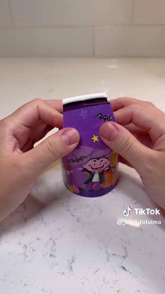 I made simple and very impressive Halloween boxes with candy inside! 🕸️ This DIY is perfect for a children's party, decorations, or as a cute gift for friends. An easy, quick, and festive option—and you're guaranteed to get in the Halloween spirit! 👻🍬 #halloween #Halloween2025 #halloweendiy #DIY #hack