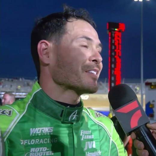 🤯 Kyle Larson reacts after driving from 20th to 2nd on a restart at Lawrenceburg. #HighLimitRacing 🔥