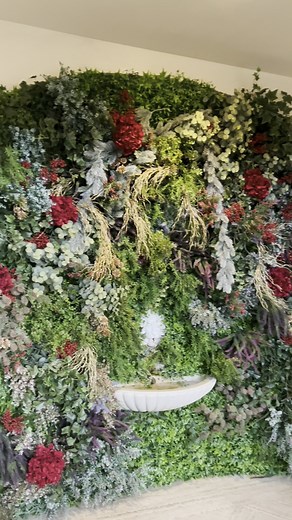 📍Hotel Villa Principe Leopoldo, Lugano Lugano is the perfect place to enjoy a romantic Valentine's Day -- especially if you're at the Hotel Villa Principe Leopoldo! Their hot chocolate is something special that will make any day a bit sweeter. Come for the view and stay for the hot chocolate!😉 | Ticino Turismo