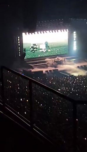 NF CONCERT AWESOME SHOW