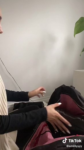 Packing with Only Carry On Hand Luggage for Ryanair Priority!