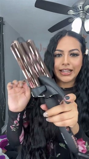 Wavy Hair Tutorial for Long Styles & V-Day Gift Ideas #foxybaehair