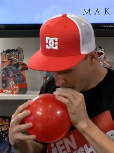 Rob tries to gain their respect 🎈😂 #funnyvideos #hilarious #nostalgia #2000sthrowback #fypシ゚viral