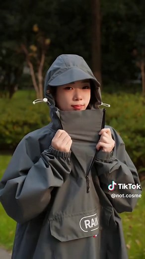 全身防水レインコートで豪雨対策