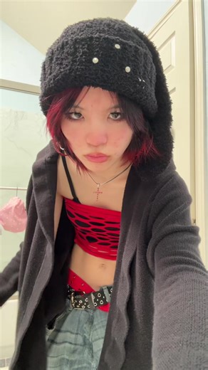 乐 (@razorbladesuicide)’s videos with KEEP UP - GIVE ME EVERYTHING - Odetari