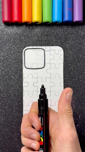 DIY Puzzle Phone Case Idea! 💡📲 Colored with Paint Markers 🧩 #viralart #diy #crafts