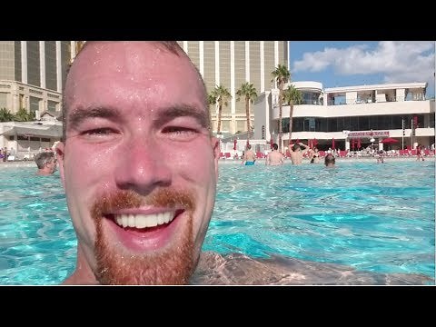 Las Vegas Hotel Swimming Pool: Mandalay Bay Wave Pool