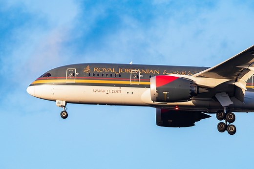 New video: Comparing the Royal Jordanian 787 in business and economy - The Points Guy