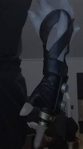 Von Lycaon Gloves + ArnesMade by @scary.monsterr on IG#VonLycaon #cosplay #ZenlessZoneZero