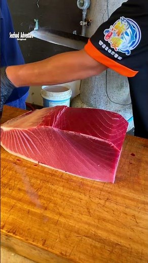 Watching $100 bluefin tuna otoro marbled like wagyu #otoro #foodasmr #sushireels