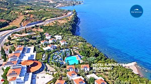 Spędź Wielkie Greckie Wakacje na Peloponezie w pięknym hotelu Sunrise Village ⭐⭐⭐⭐ położonym przy plaży. Obiekt utrzymany jest w tradycyjnym greckim stylu. To idealne miejsce na rodzinne spędzenie czasu i relaks z pięknymi widokami. 🇬🇷 #Peloponez, Hotel Sunrise Village ⭐⭐⭐⭐ ⛱️ już od 3 645 zł/os 🍹 All Inclusive / siedem dni ✈️ Wylot 15.08 z Katowic GRECOS.PL: https://bit.ly/3sfhY8k ➡ Chcesz otrzymać ofertę prosto na maila? Wystarczy, że wypełnisz formularz dostępny na naszej stronie: https://