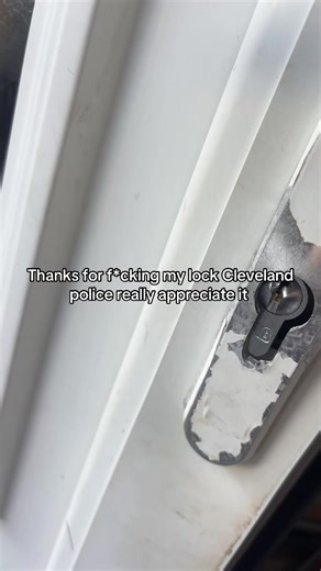 Cleveland Police Mishandles Lock Situation