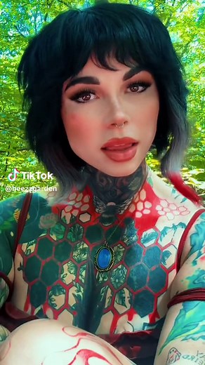 Birds of a Feather: Sticking Together in Beezz Garden