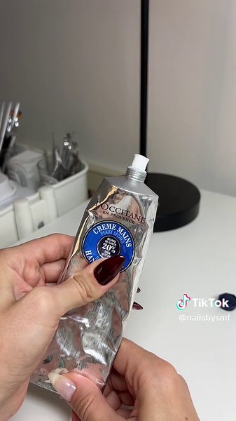 Thanksgiving Nail Art Inspiration with Brown Almond Nails