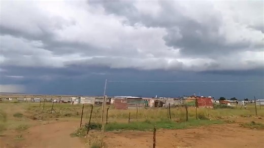 88K views · 525 reactions | ️ Storm Update – Theunissen, Free State ️ 4 January 2026 Storm activity is being reported in Theunissen, Free State.  Thank you for the report, Lebohang.  Keep sending your photos, videos, and reports to Storm Report SA. | Storm Report SA | Facebook
