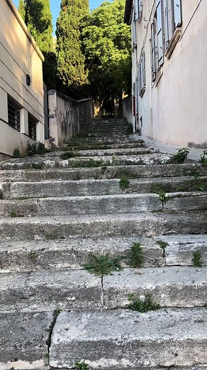 Je vous fais visiter Cavaillon!!! on dirait que du sud de la France.